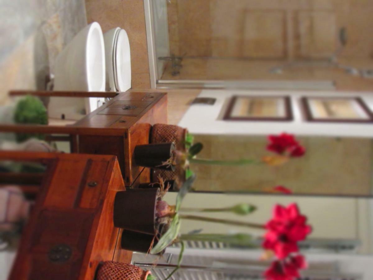 Bed and Breakfast Lapa 82 Lisbona Esterno foto